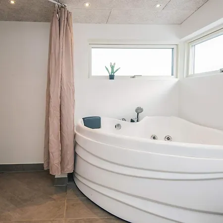 5 Star In Sjolund * Binderup Strand